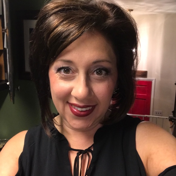 Meet your Posher, Rebecca - Picture 1 of 1